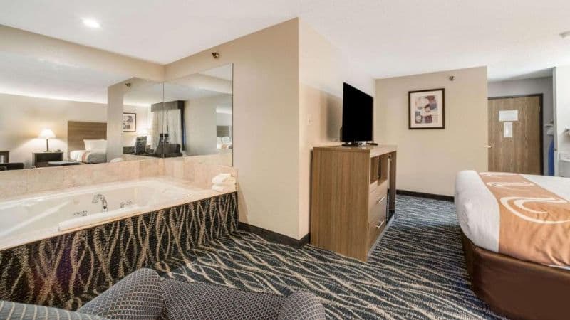 Quality Inn Effingham hotel photo 4