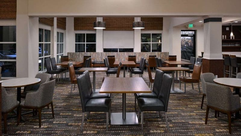 Super 8 by Wyndham Lincoln hotel photo 2