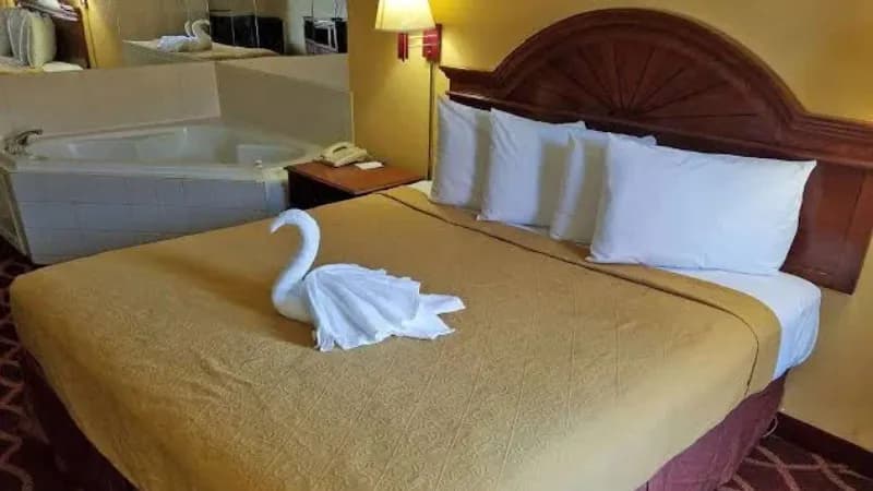 American Inn Evansville East hotel photo 2