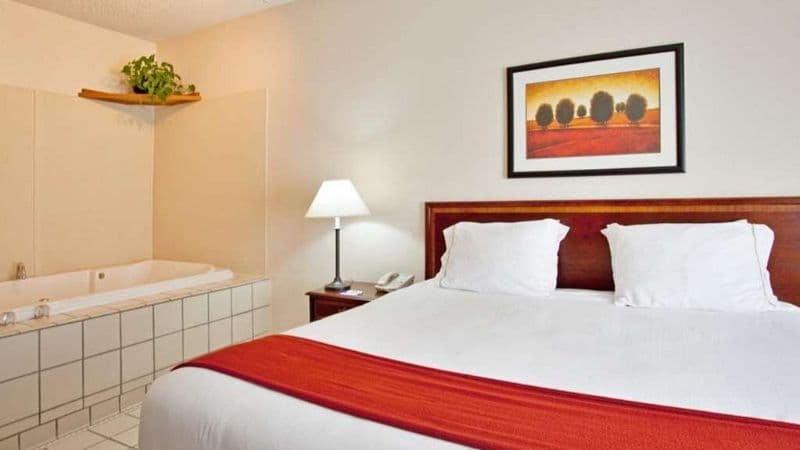 Baymont Inn & Suites Merrillville hotel photo 2