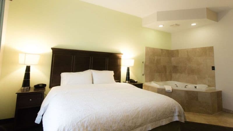 Hampton Inn & Suites Middlebury hotel photo 2