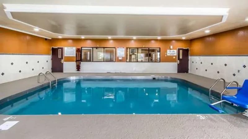 Quality Inn & Suites Evansville North hotel photo 4