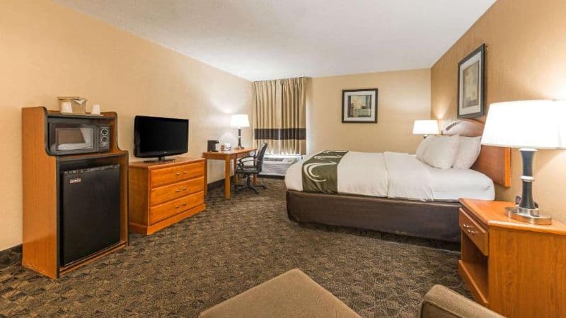 Quality Inn & Suites Portage Central hotel photo 2