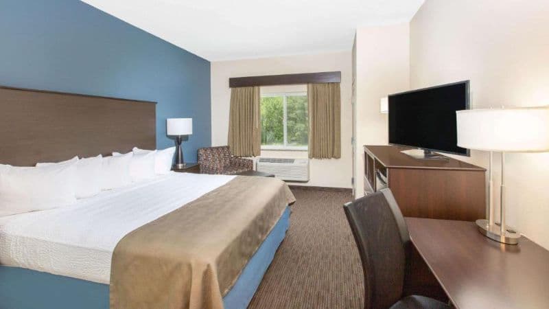 AmericInn by Wyndham Humboldt hotel photo 3