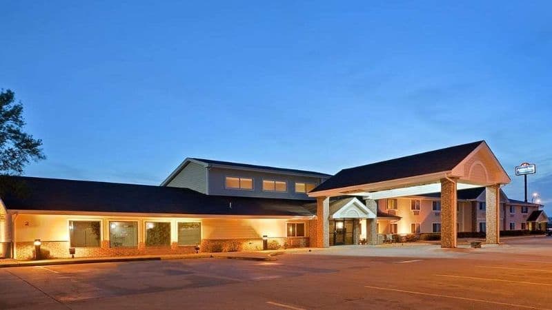 AmericInn by Wyndham West Burlington hotel photo 3