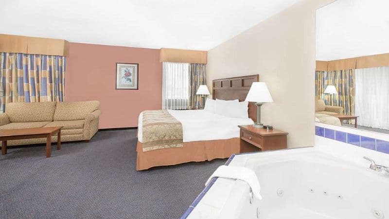 Baymont by Wyndham Boone Jacuzzi room