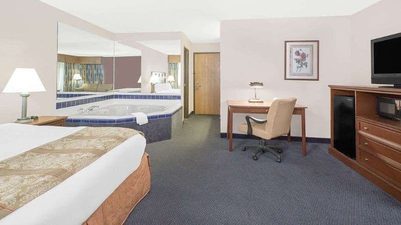 Baymont by Wyndham Boone hotel photo 2