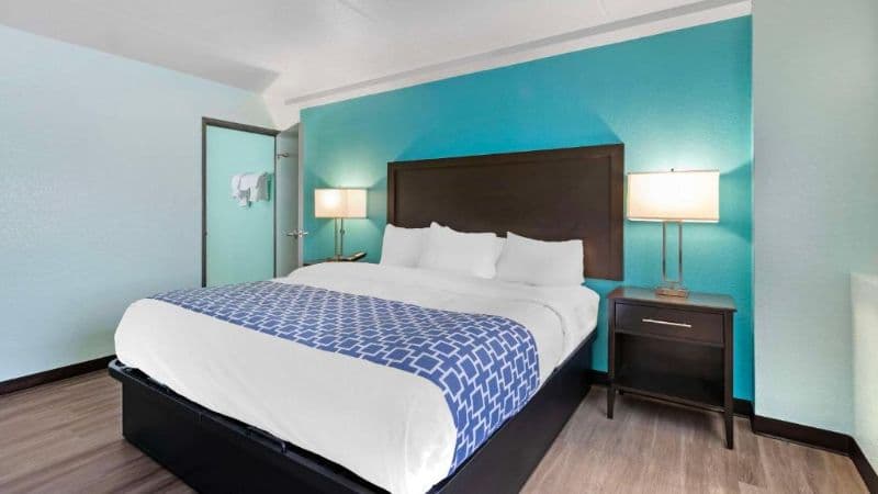 Clarion Inn Des Moines Airport hotel photo 2
