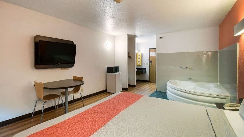 Motel 6 Davenport hotel photo 3