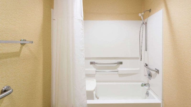 Ramada by Wyndham Bettendorf hotel photo 3