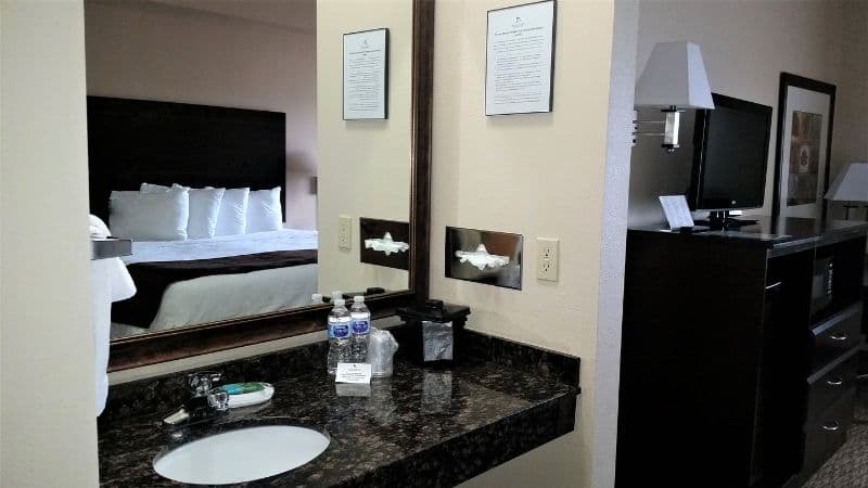 Rock Island Inn & Suites hotel photo 4