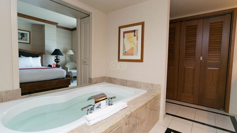 Ameristar Casino Hotel Kansas City Jacuzzi room