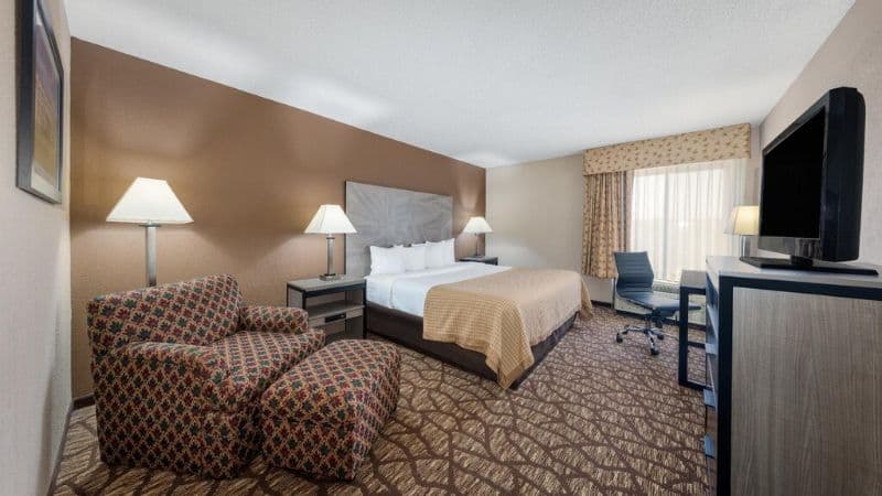 Baymont by Wyndham Lawrence hotel photo 4