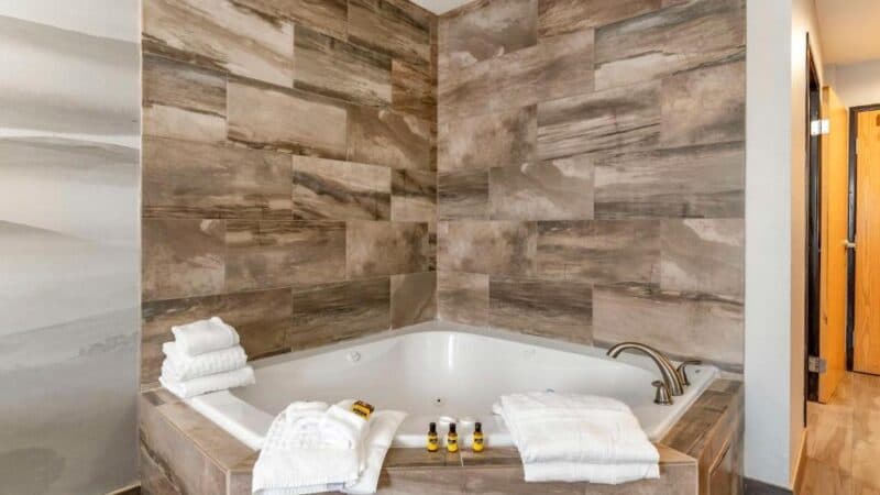 Country Inn & Suites by Radisson, Kansas City at Village West, KS hotel photo 5