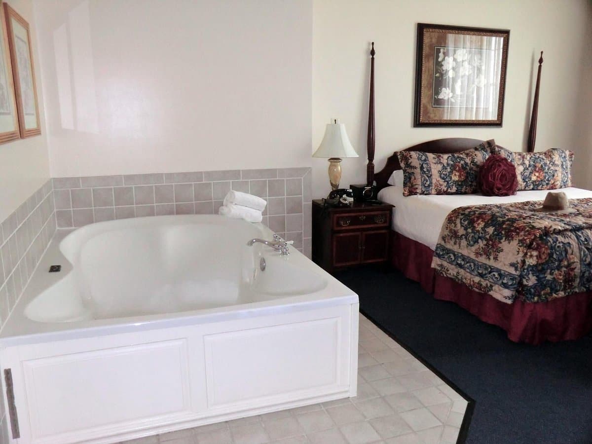 Hotel at Old Town Jacuzzi room