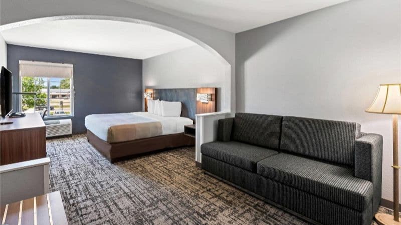 Quality Inn & Suites Manhattan hotel photo 4