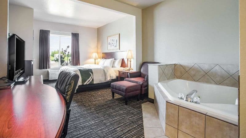 Quality Inn Parsons hotel photo 2