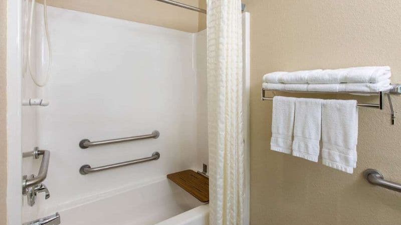 Super 8 by Wyndham Ottawa hotel photo 2