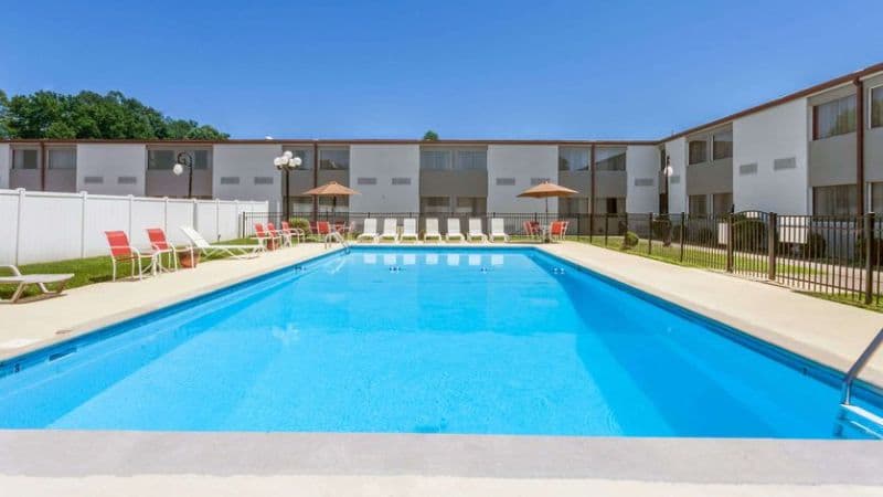 Ramada by Wyndham Henderson Evansville hotel photo 5