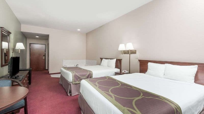 Super 8 by Wyndham Grayson hotel photo 2