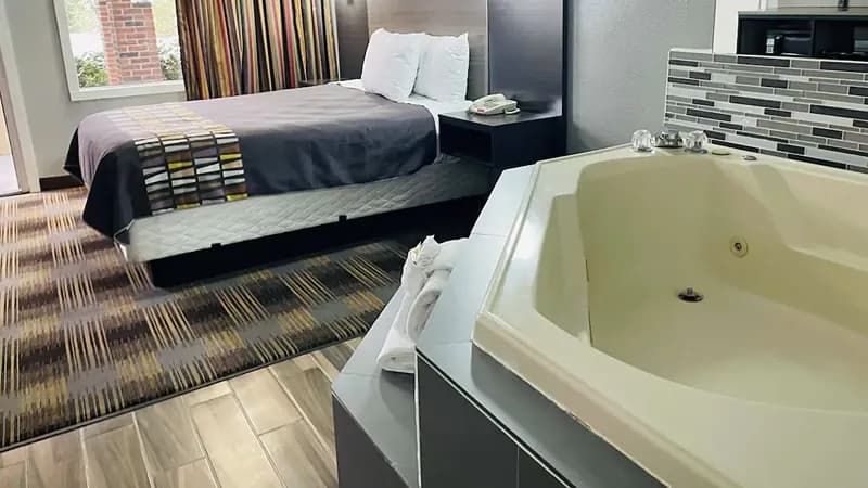 Travelodge by Wyndham Sellersburg hotel photo 2