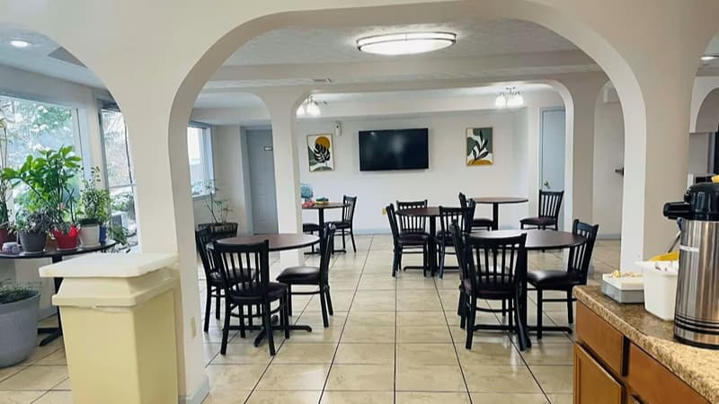 Travelodge by Wyndham Sellersburg hotel photo 4