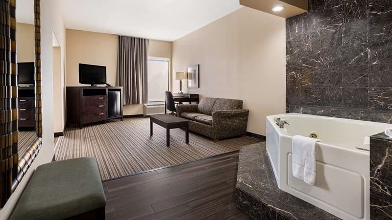 Best Western Houma Inn Jacuzzi room