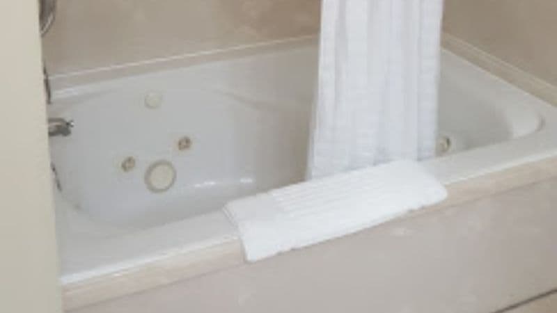 Comfort Inn Shreveport I-49 Jacuzzi room