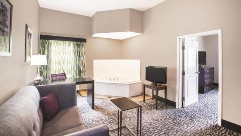 La Quinta Inn & Suites by Wyndham Baton Rouge Denham Springs hotel photo 2