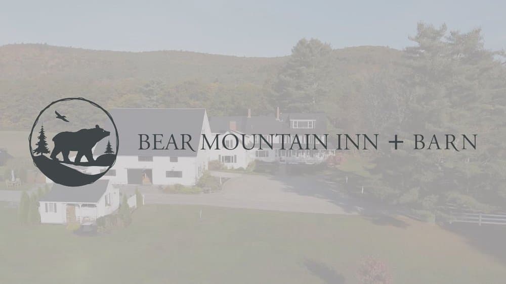 Bear Mountain Inn + Barn Jacuzzi room