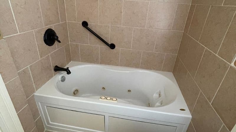 Noble House Inn Jacuzzi room