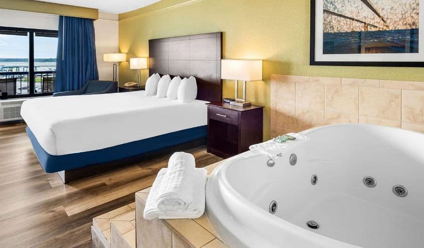 Best Western Kent Narrows Inn Jacuzzi room