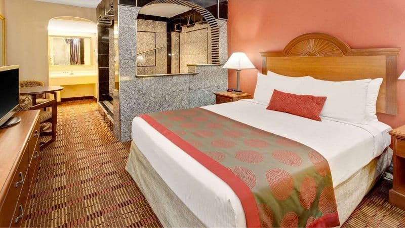 Ramada by Wyndham Baltimore West hotel photo 2