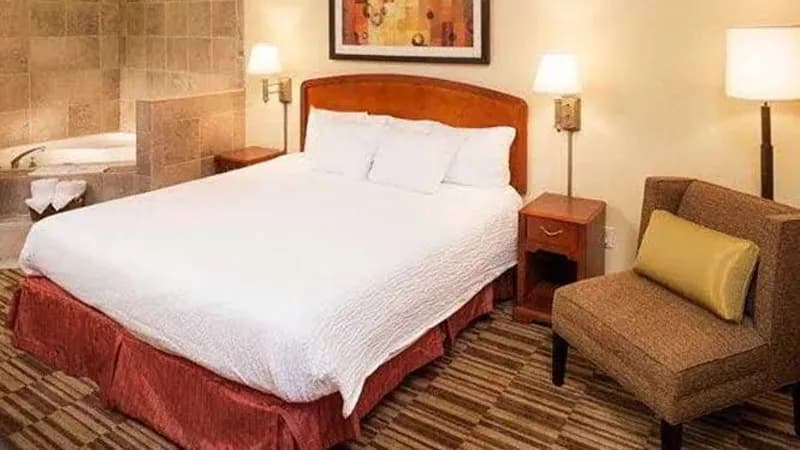 Courtyard by Marriott Woburn/Boston North​ Jacuzzi room