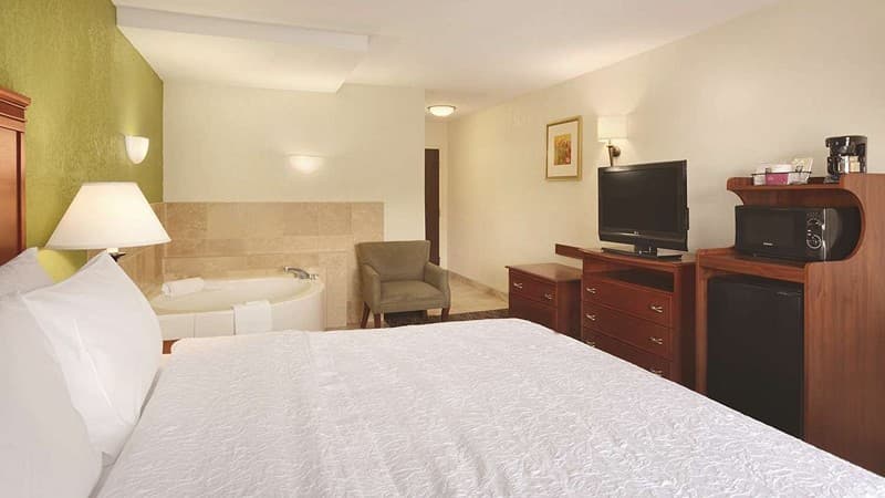 Hampton Inn & Suites Greenfield hotel photo 3