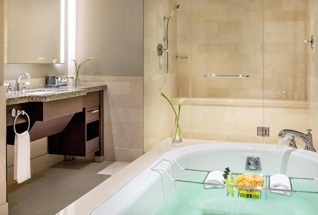 InterContinental Boston, an IHG Hotel Jacuzzi room