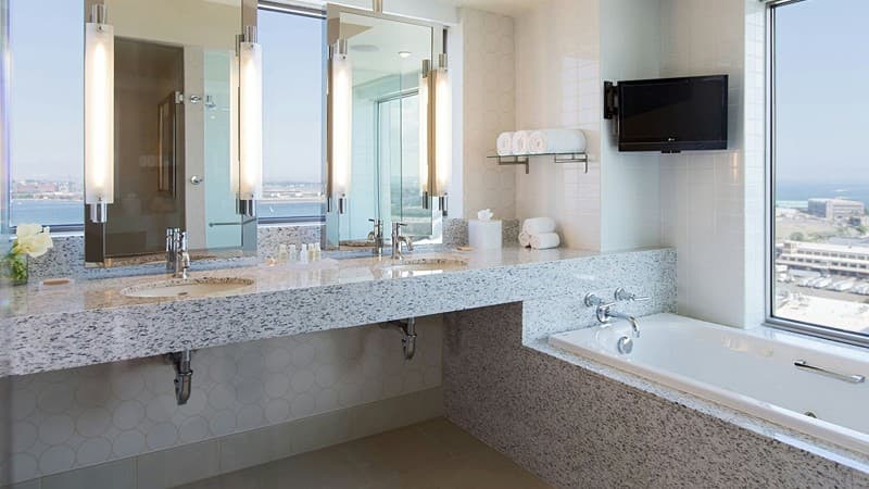 Renaissance Boston Waterfront Hotel hotel photo 2