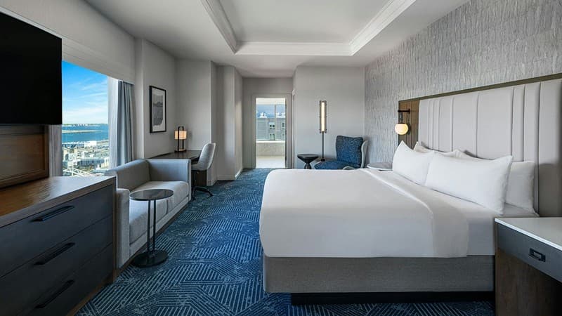 Renaissance Boston Waterfront Hotel hotel photo 3