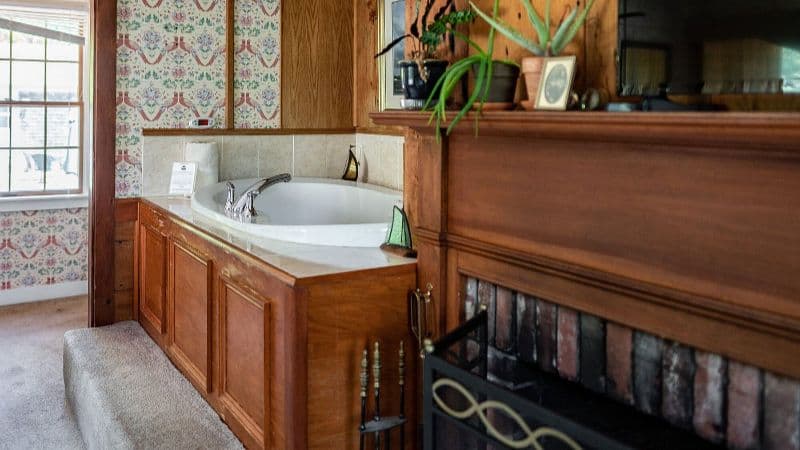 The Rugosa Jacuzzi room