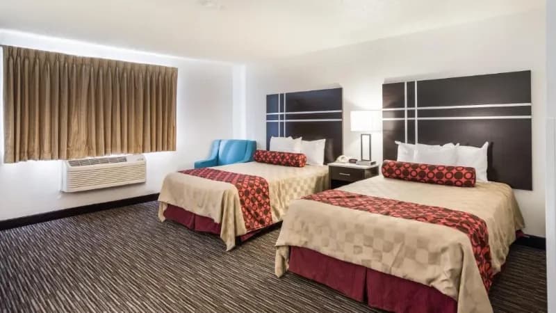 Americas Best Value Inn Lansing hotel photo 2