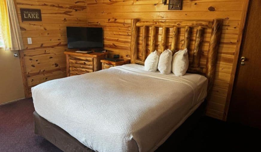 Cabins of Mackinaw hotel photo 3