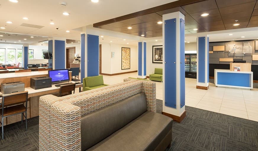 Holiday Inn Express Hotel & Suites Detroit – Utica hotel photo 4