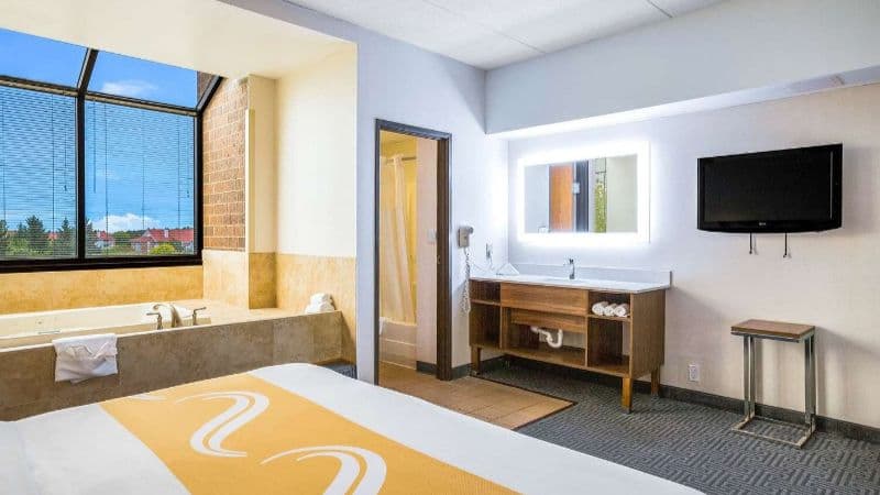 Quality Suites Hotel hotel photo 3