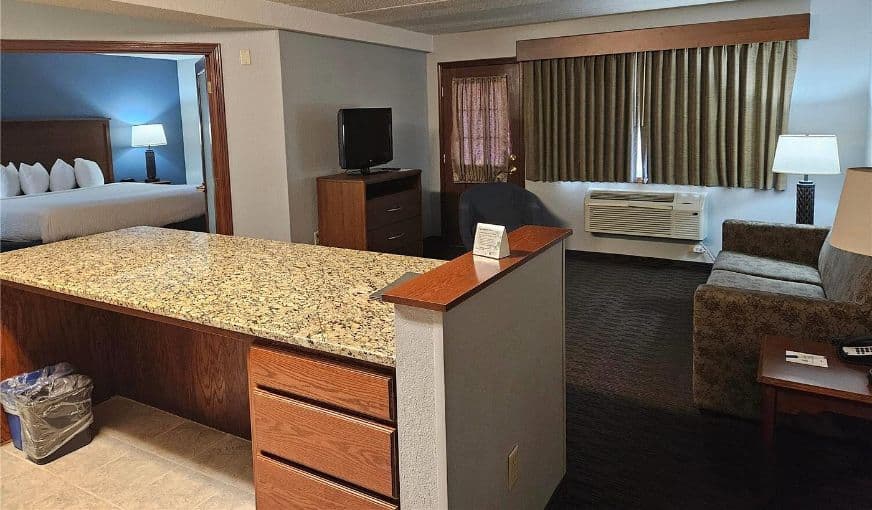 AmericInn by Wyndham Marshall hotel photo 3