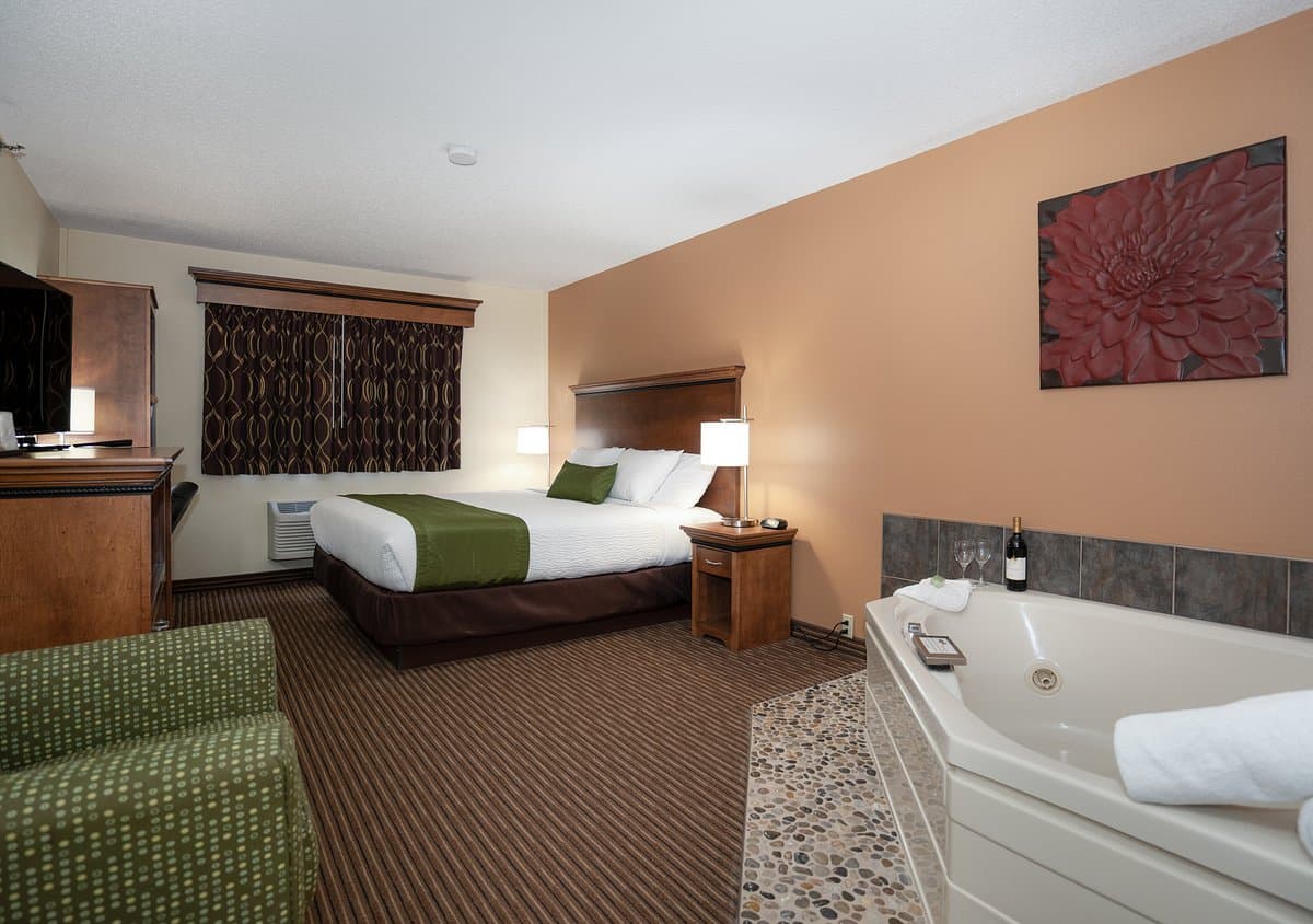 Country Inn of Two Harbors Jacuzzi room