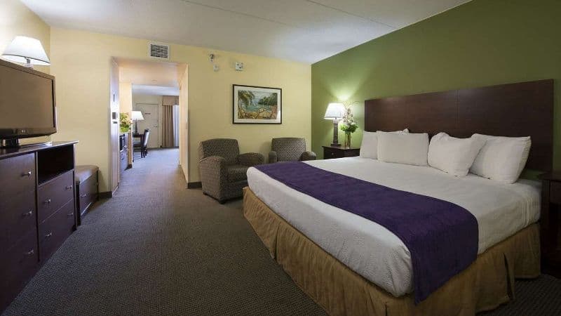 Edgewater Hotel and Waterpark hotel photo 2