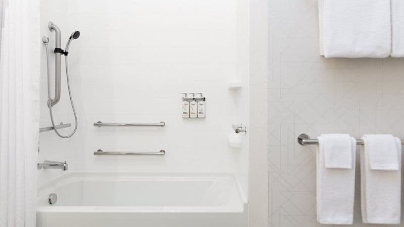 Holiday Inn Express Hotel & Suites Chanhassen, an IHG Hotel hotel photo 3