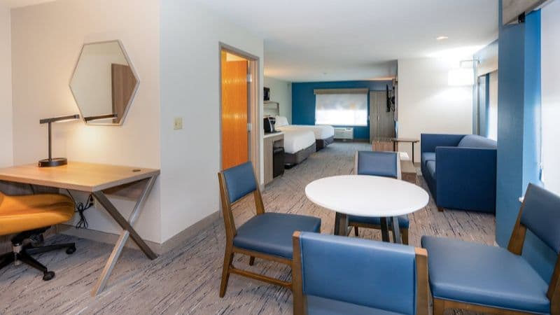 Holiday Inn Express Hotel & Suites Chanhassen, an IHG Hotel hotel photo 4