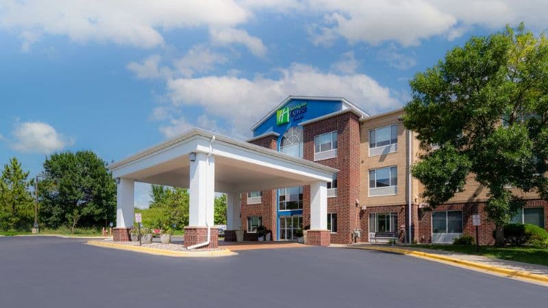 Holiday Inn Express Hotel & Suites Chanhassen, an IHG Hotel hotel photo 5
