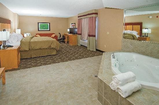 Comfort Suites Flowood - Jackson Airport Jacuzzi room